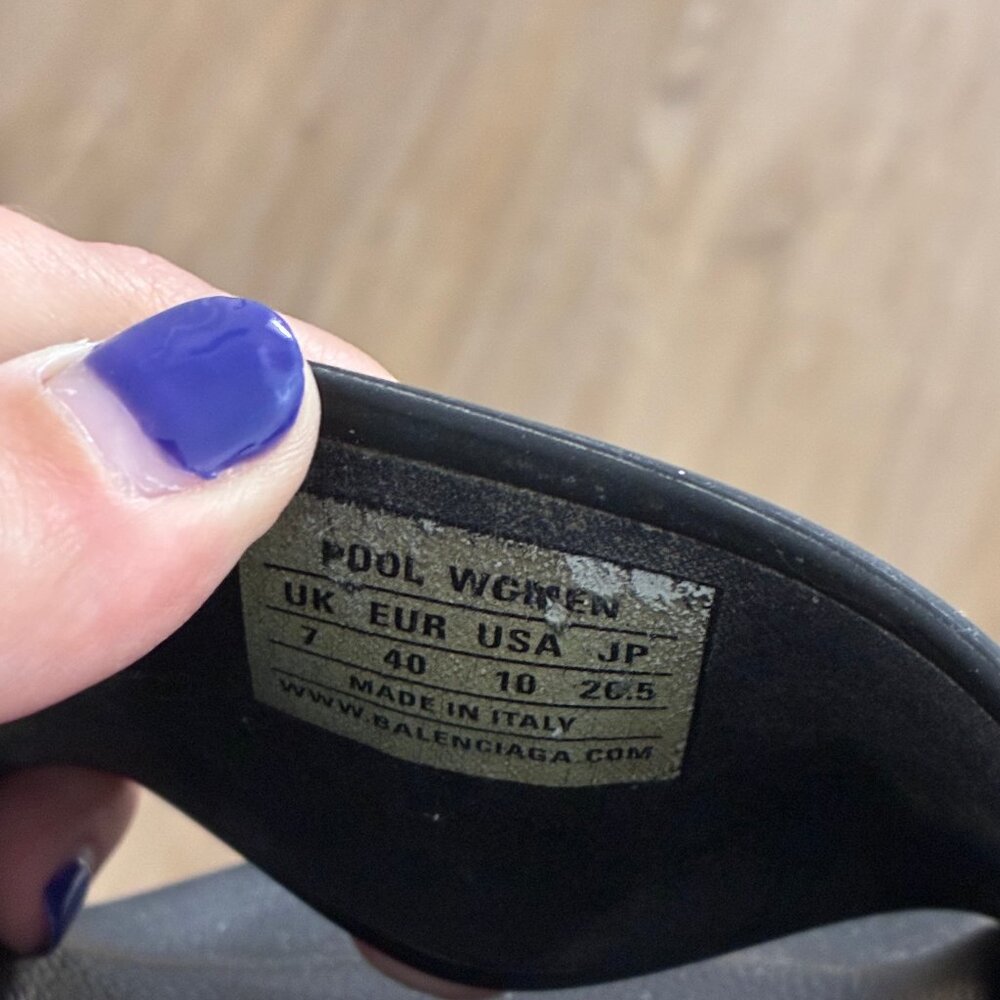 Balenciaga women's pool slides - Picture 2 of 2